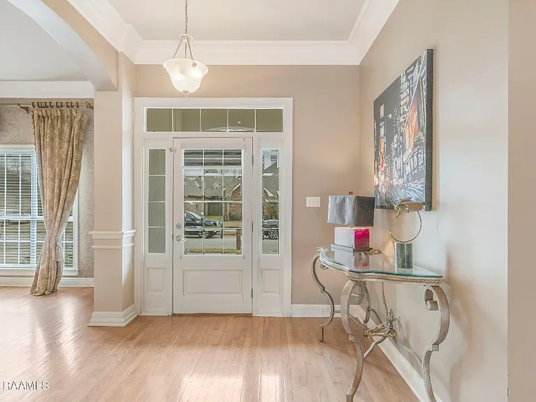 111 Hamlet Ln — Photo 4