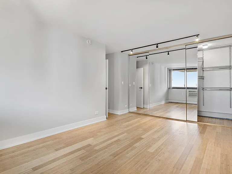 The Duplex Tower — Photo 173