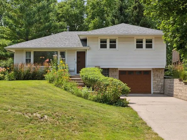3030 Harding St NE, Saint Anthony, MN 55418
