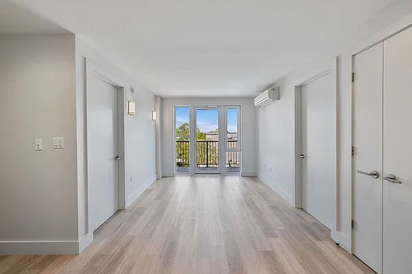 Rented by ERNY LLC | media 35