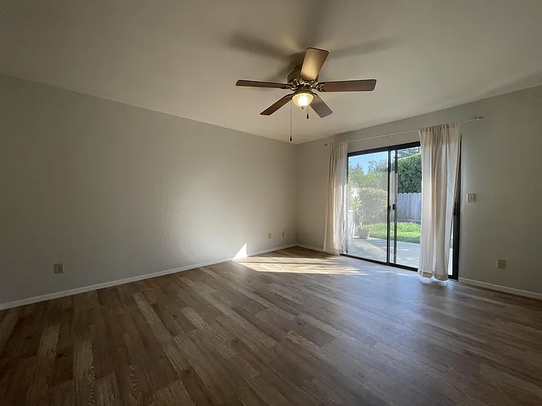 1817 Heron Ln — Photo 7