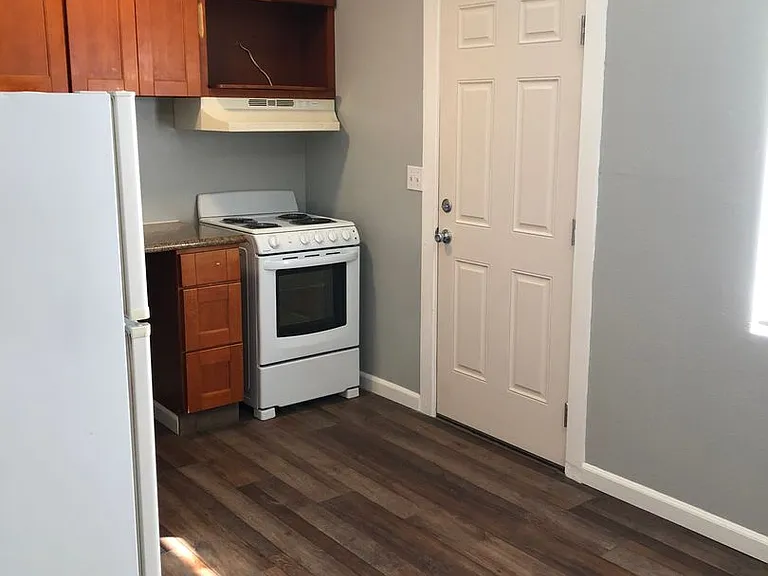 317-325 Main St SE #&-1146 — Photo 15