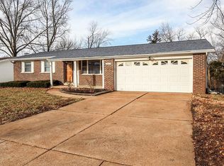 707 Wild Walnut Ln, Manchester, MO 63021