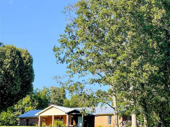 1610 Sierra Rd, York, SC 29745