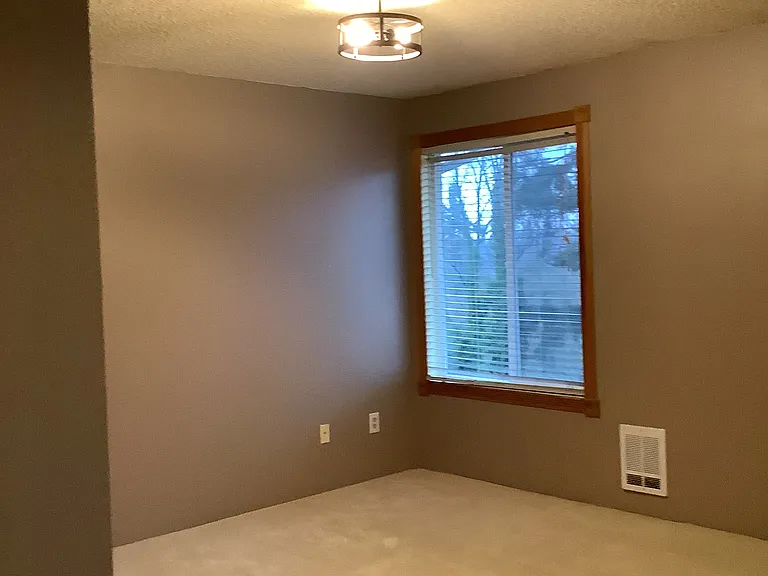 17431 Ambaum Blvd S #0 — Photo 2