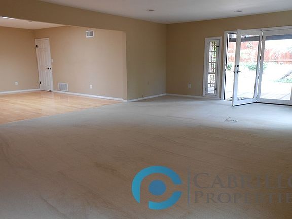 3rd image of 4761 Greenbrier Ave