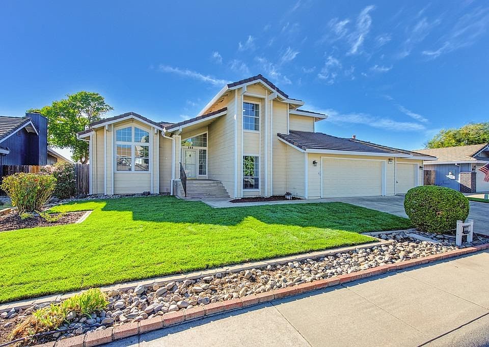 1st image of 366 Sparrow Dr