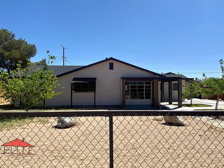 708 S Allen St — Photo 2