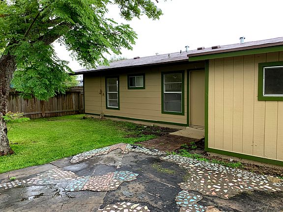 4th image of 4006 King Richard Dr