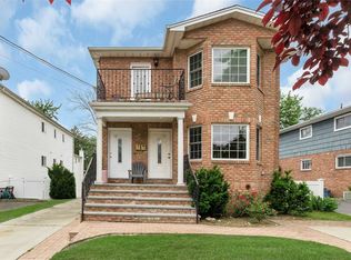 63 Edgewood Rd, Port Washington, NY 11050