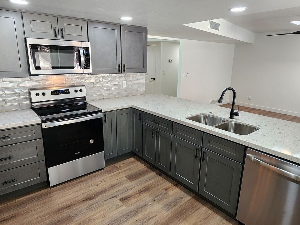 1st image of 3300 N Riverbend Pl
