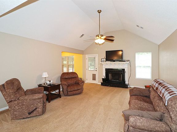 5th image of 106 Dry Creek Ct