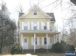 2 Duncan Ct, Mahwah, NJ 07430