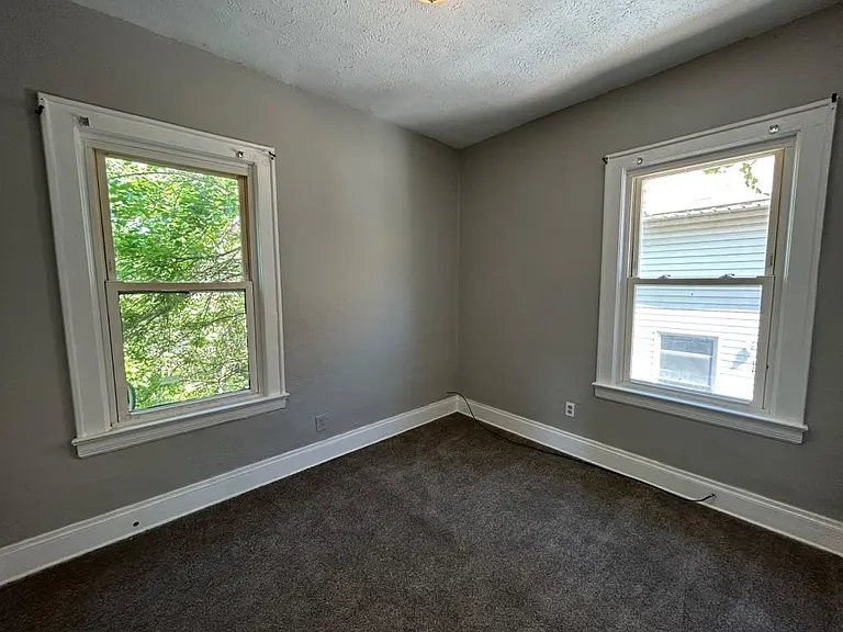 620 E 97th St #2 — Photo 12