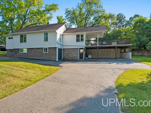 345 Riehle Rd, Kingsford, MI 49802