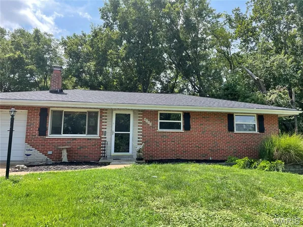 4120 Rain Ridge Dr, Saint Louis, MO 63125