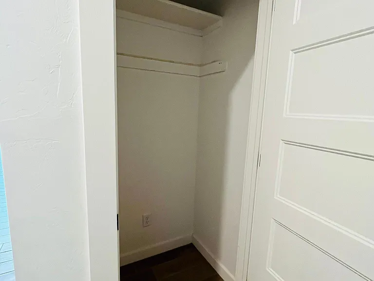 4108 N Indiana Ave — Photo 38