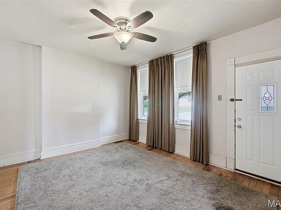 4th image of 4701 Varrelmann Ave