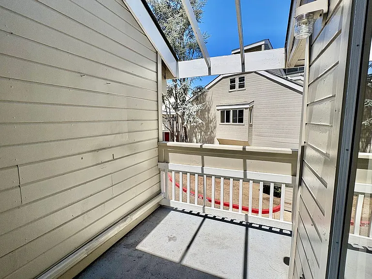 1185 E Foothill Blvd #20 — Photo 20