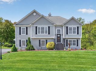 7 Deangelis Drive, Monroe, NY 10950