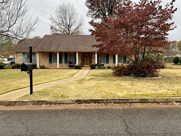 3rd image of 2203 Chickasaw Dr