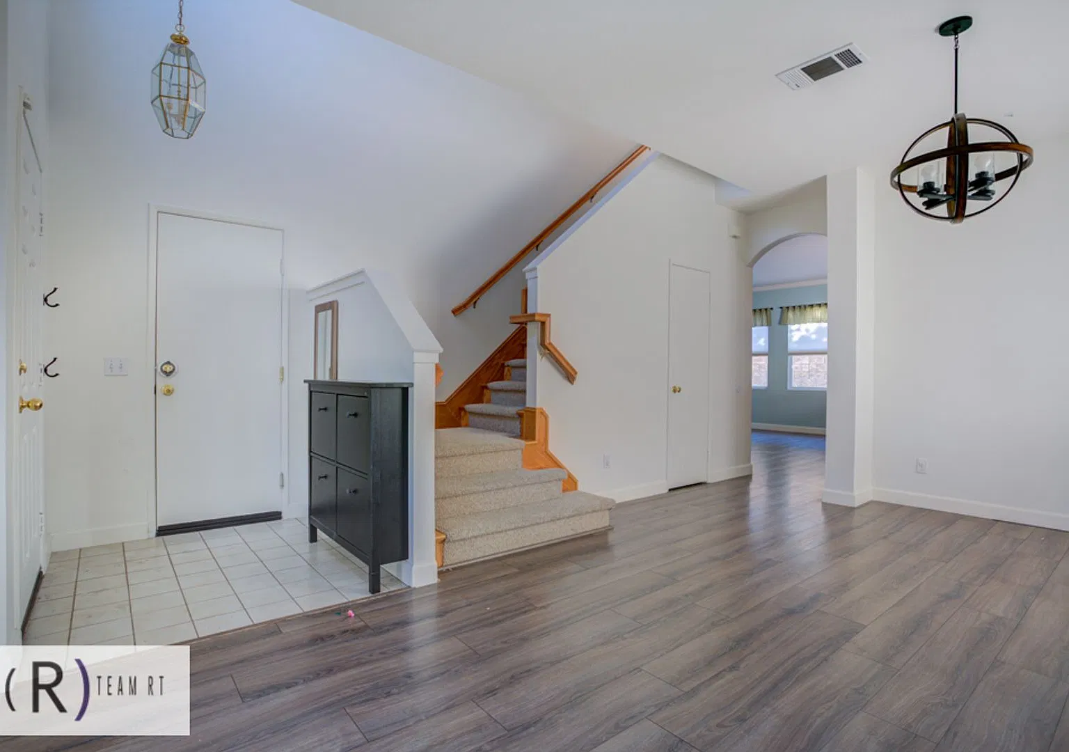 Spacious 4-Bedroom Chino Hills Home in a Quiet Gated Community ! — Photo 2