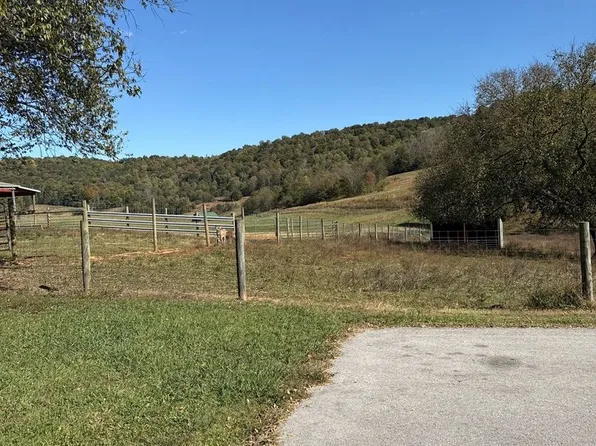 1423 Hickory Valley Rd, Sparta, TN 38583