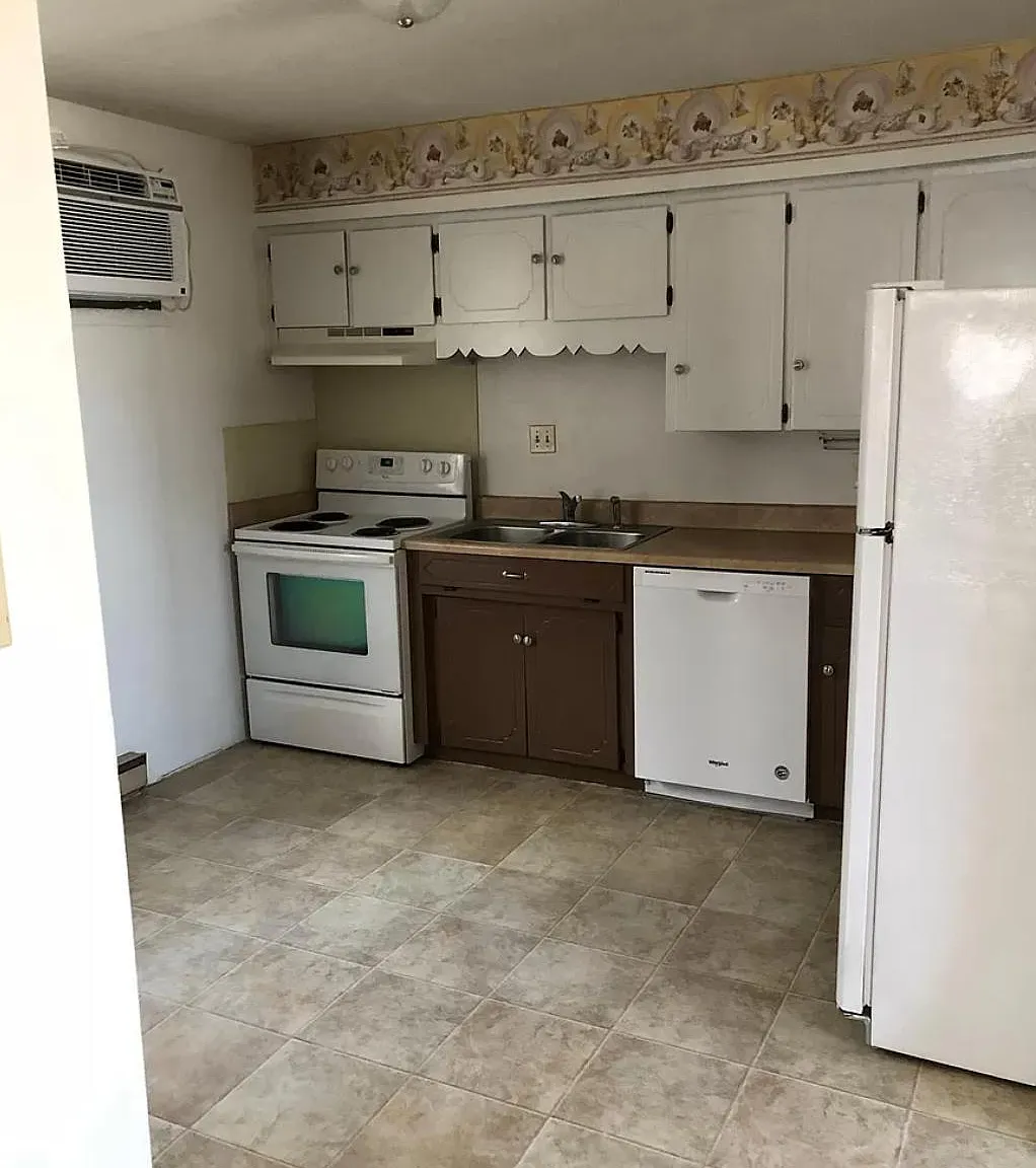 2820 Themis St — Photo 4