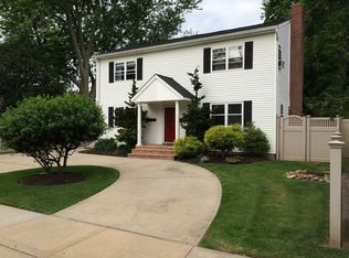 62 Little East Neck Rd, Babylon, NY 11702