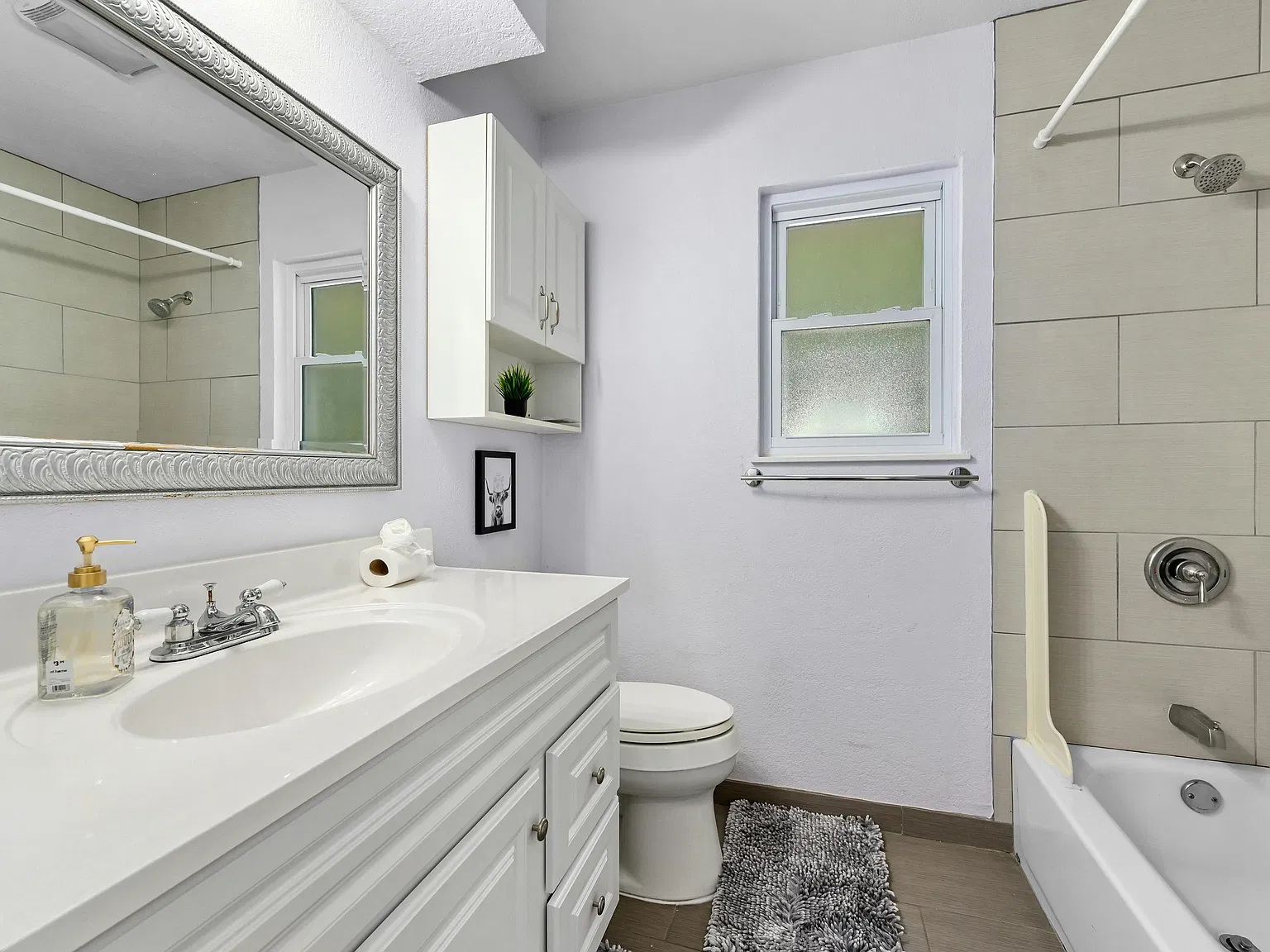 5 bed, 2113 sqft, $4,150 — Photo 4