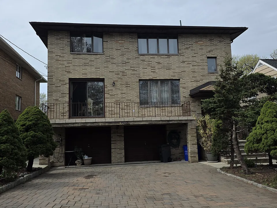 688 Day Ave #2