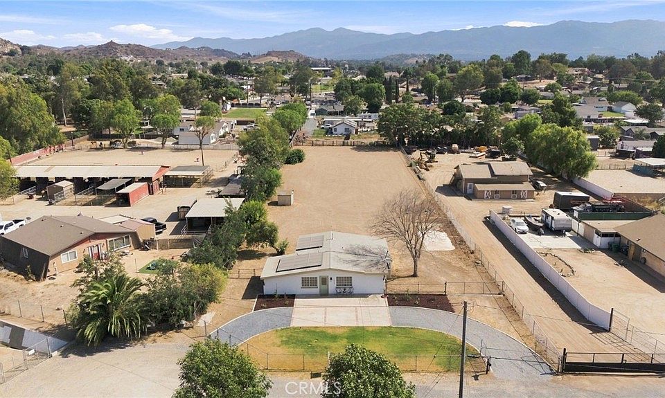 1st image of 1020 Frontier Rd