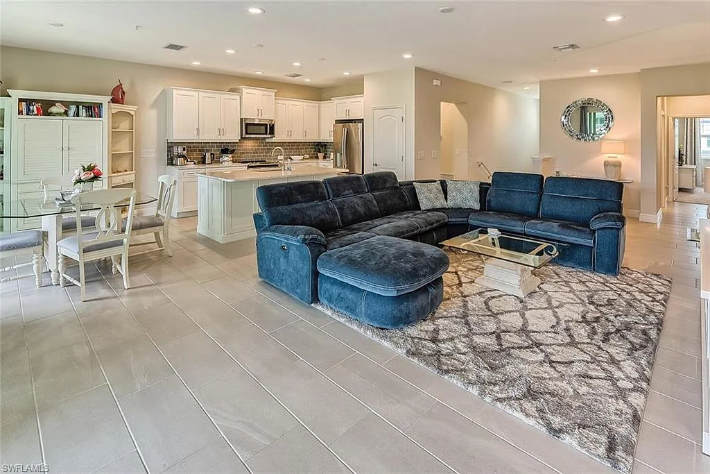 3 bed, 2.0 bath, 1725 sqft, $4,250 — Photo 2