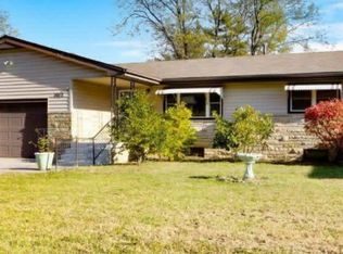 1013 Cedar St, Junction City, KS 66441