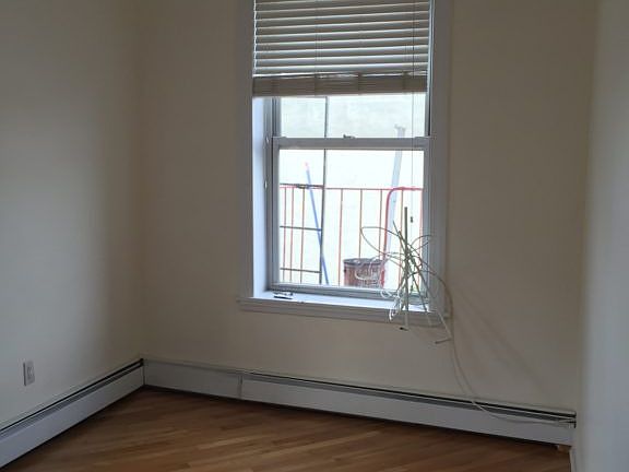 4th image of 2172 21st St #2