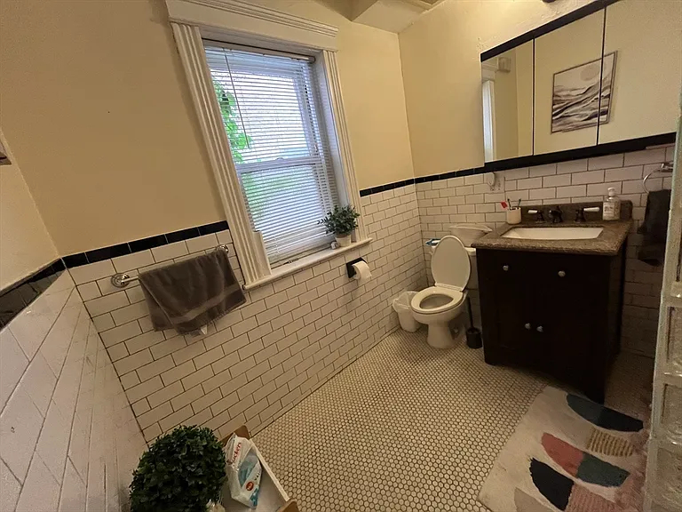 1033 Beacon St #1 — Photo 19