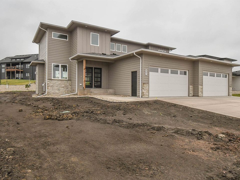 1st image of 901 N Sylvan Dr