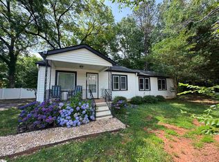 129 Bountyland Rd, Seneca, SC 29672