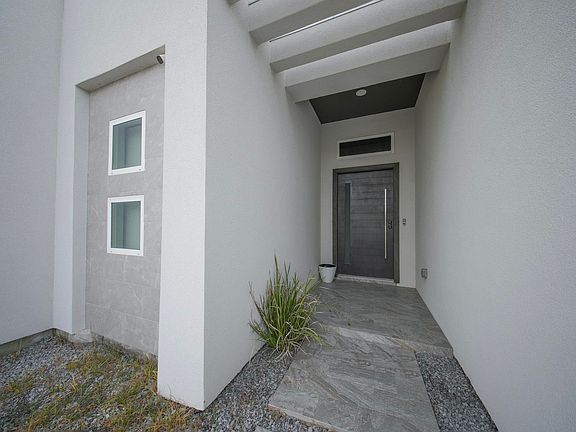 3rd image of 2505 Lucia Ct
