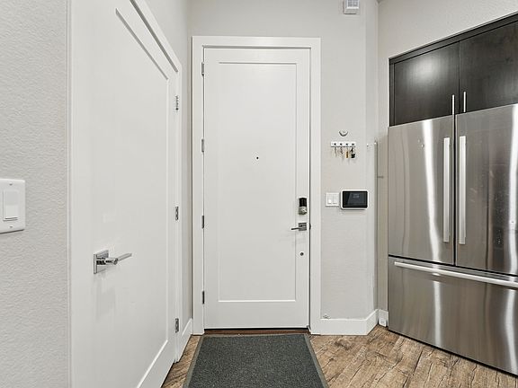 3rd image of 6619 E Lowry Blvd #101