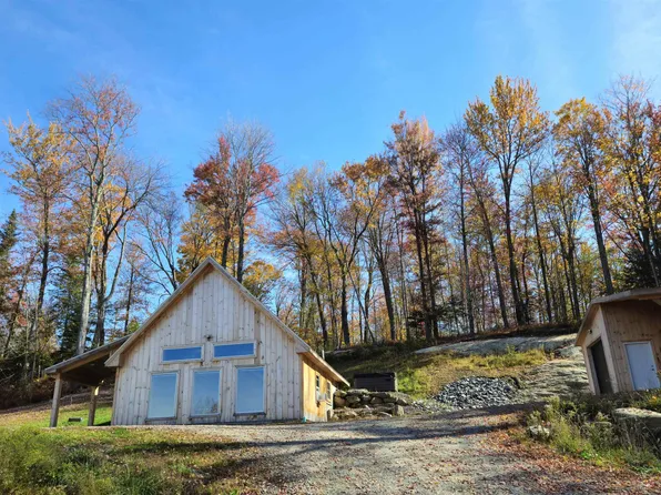 101 Sugar Ridge Lane, Hyde Park, VT 05655