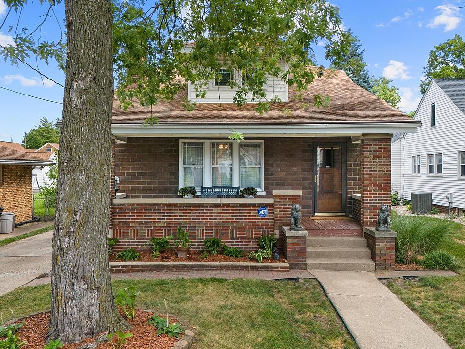 1st image of 809 W Forrest Hill Ave