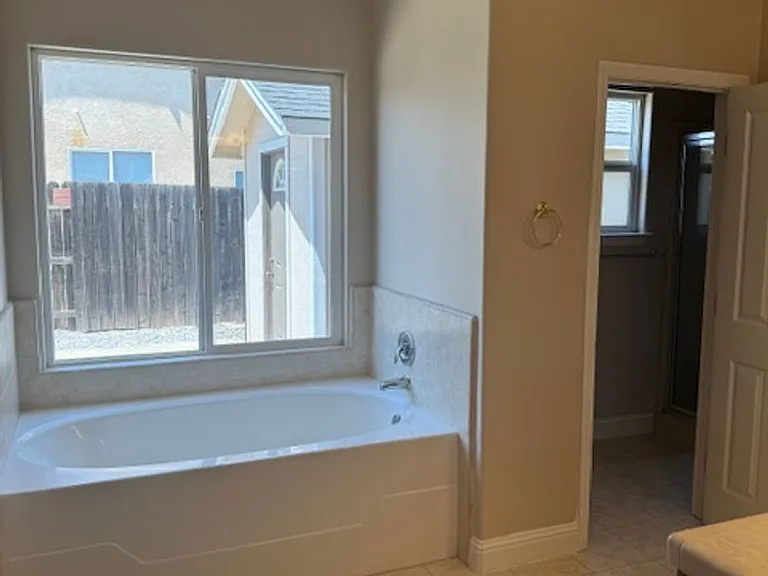 1390 Empress Ln — Photo 18