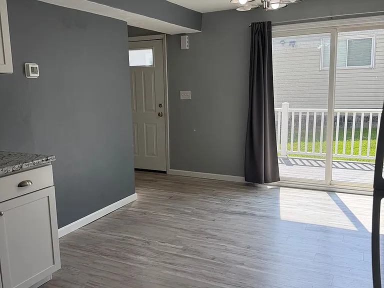 175 Sherman Ave — Photo 2