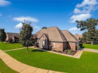 2406 S 17th St, Rogers, AR 72758