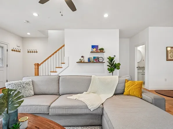 113 Pomona St, Revere, MA 02151