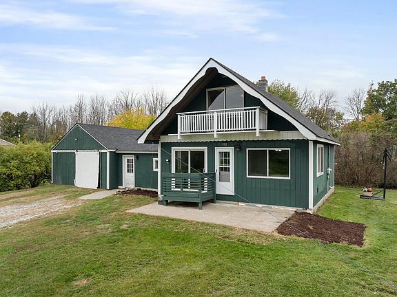 2nd image of 112 Hog Island Road