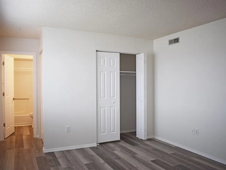 2600 Woodwind Ct — Photo 10