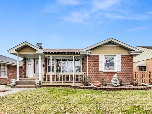 5132 Dobson St, Skokie, IL 60077