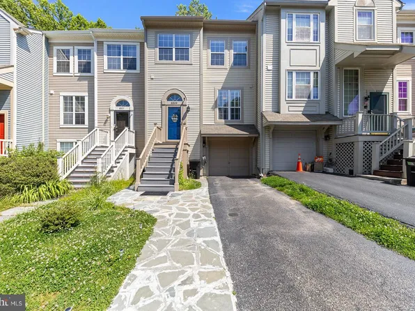 8309 Linden Oaks Ct, Lorton, VA 22079